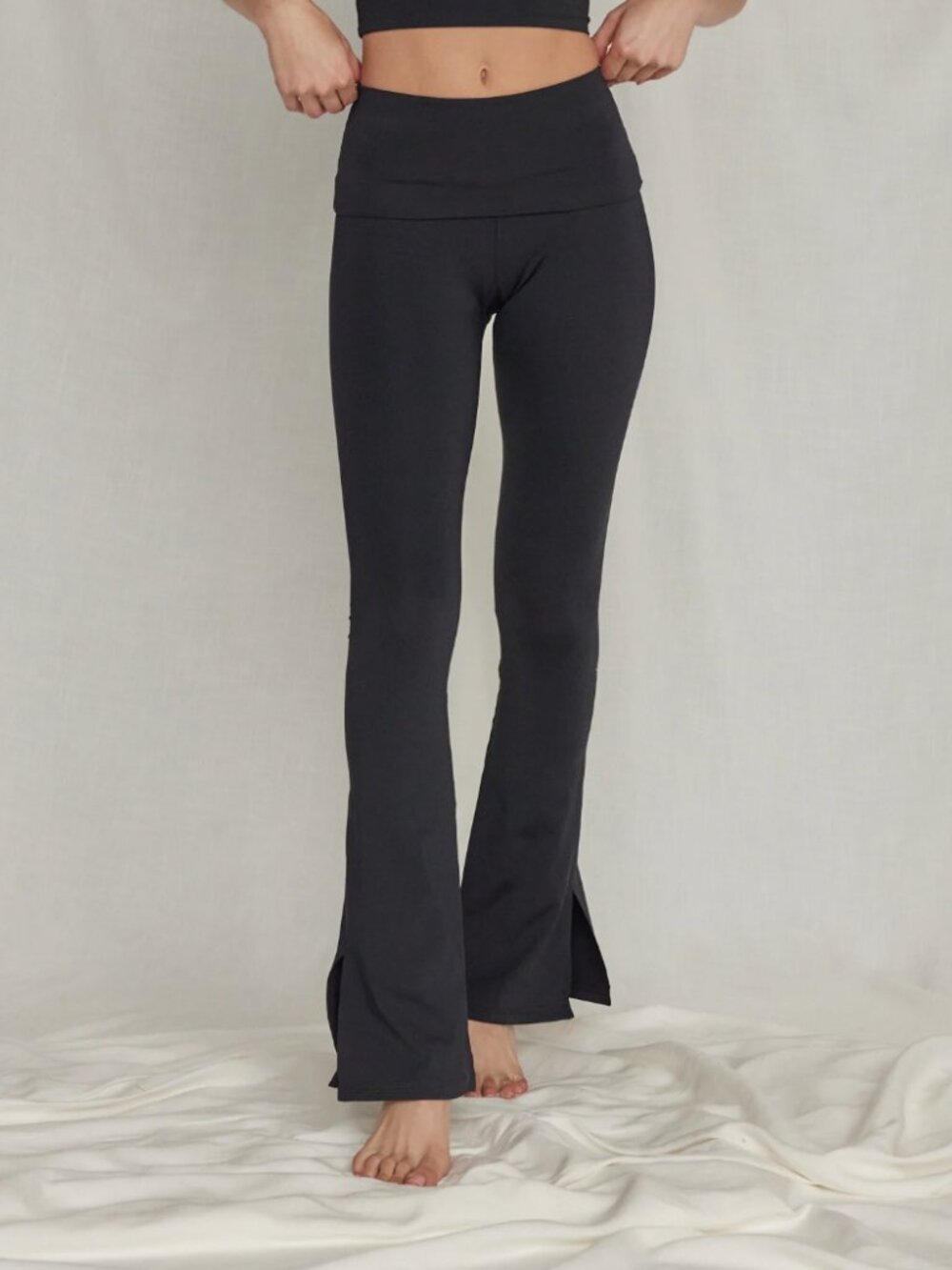 Strut This Beau black foldover rolldown flare yoga pants leggings size XS